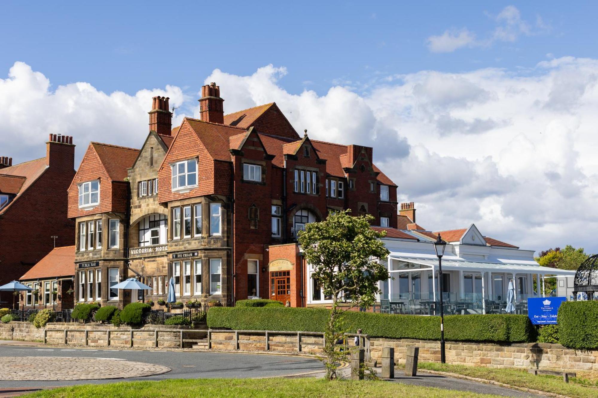 Hotel Victoria Robin Hood's Bay Eksteriør billede