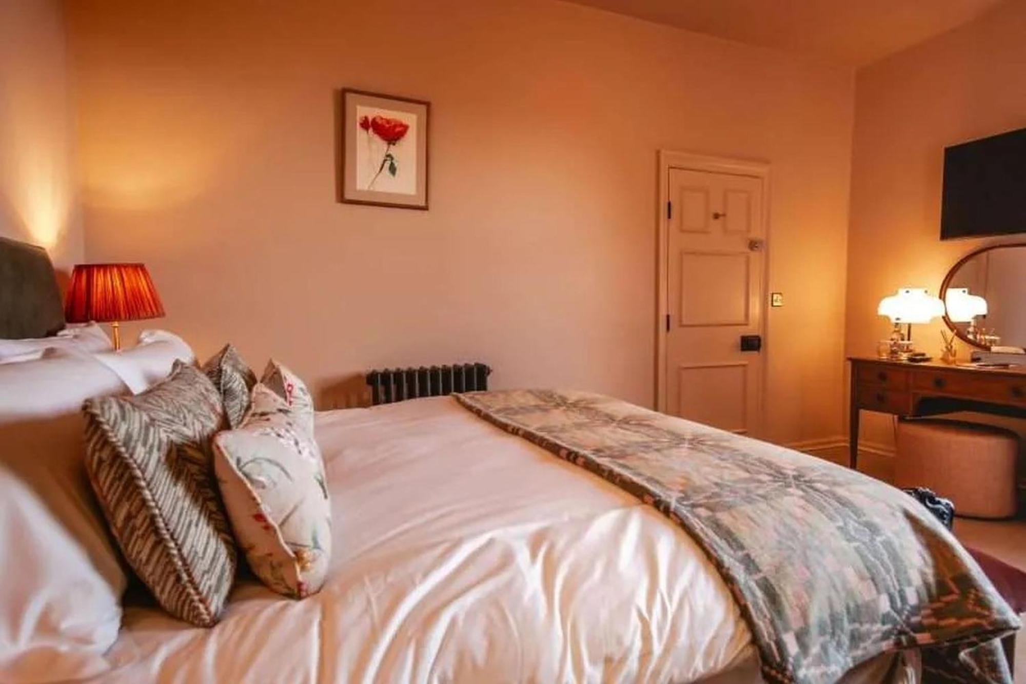 Hotel Victoria Robin Hood's Bay Eksteriør billede