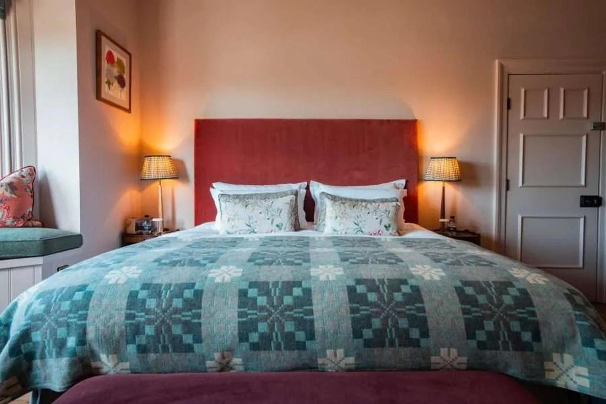 Hotel Victoria Robin Hood's Bay Eksteriør billede