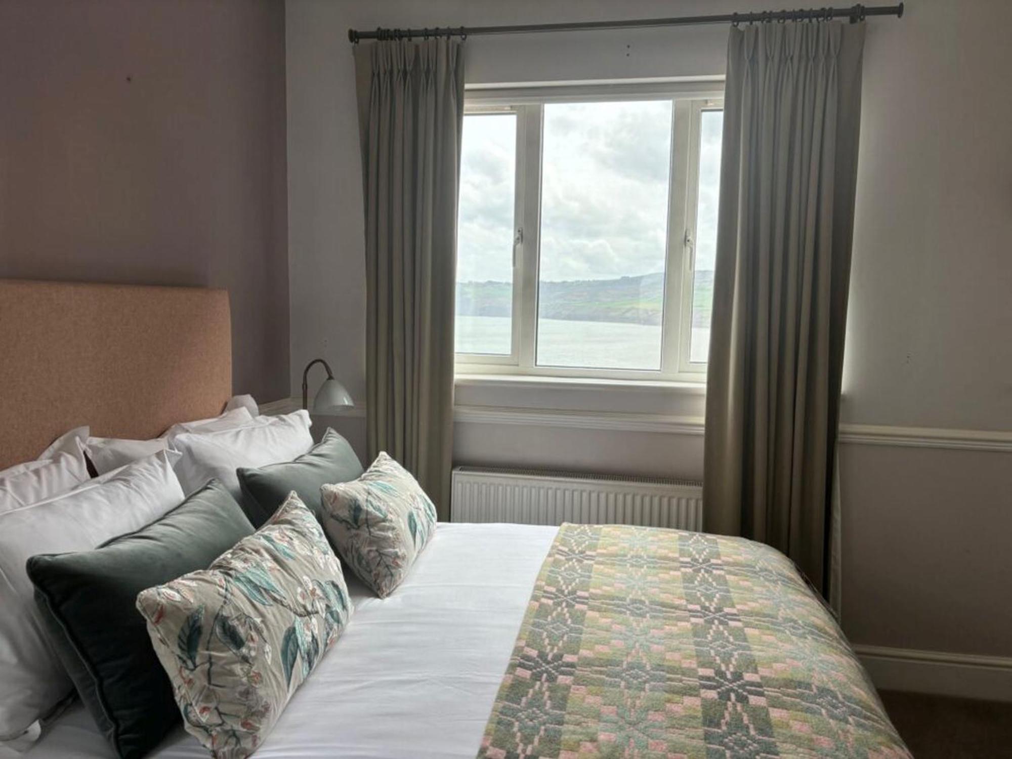 Hotel Victoria Robin Hood's Bay Eksteriør billede