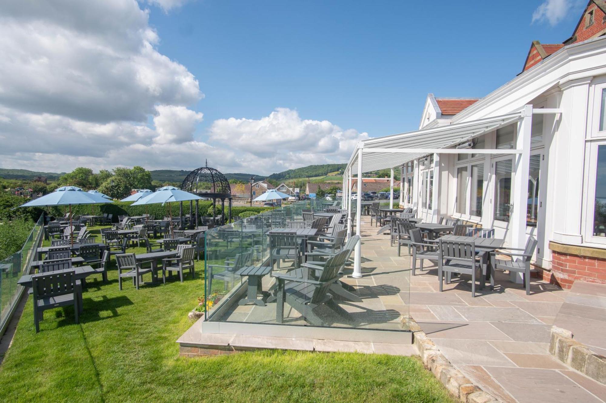 Hotel Victoria Robin Hood's Bay Eksteriør billede