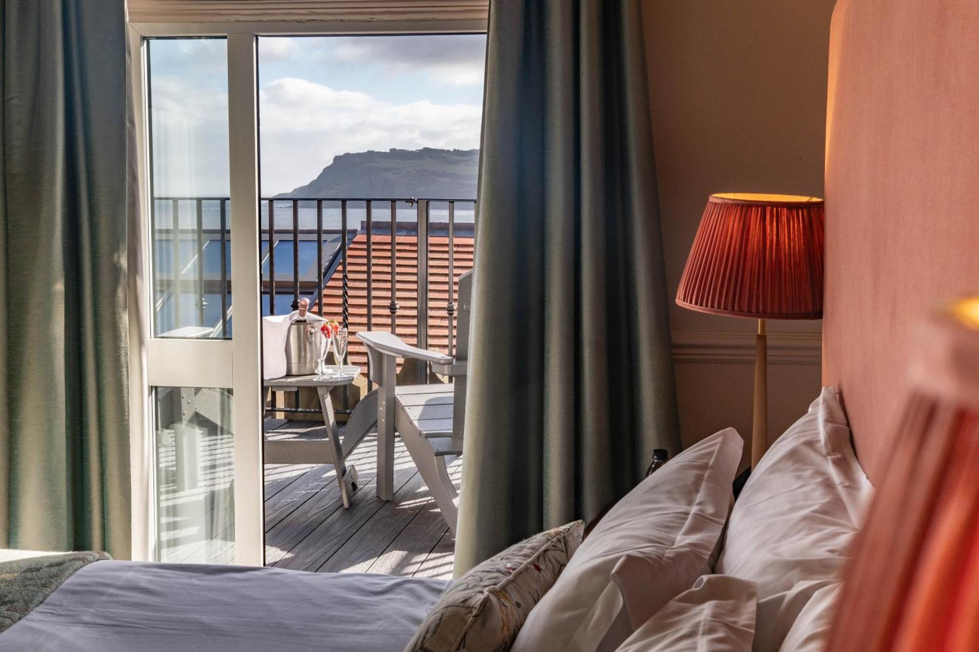 Hotel Victoria Robin Hood's Bay Eksteriør billede